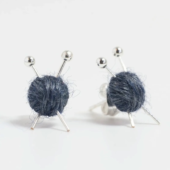 Yarn Ball & Knitting Needle Earrings – Silver Studs with dark grey Thread - Picture 1 of 1